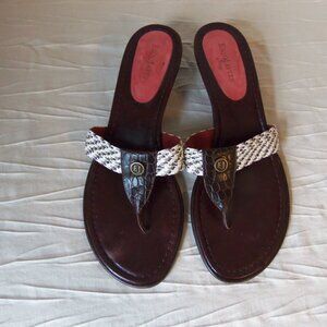 Eric Javits Logo Thong Kitten Heel Sandal Brown and Ivory sz 9.5